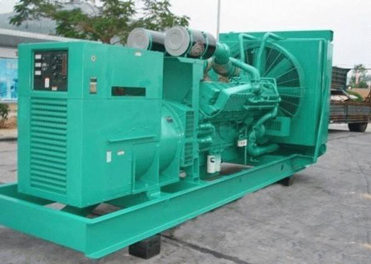 新泰75kw康明斯柴油发电车出租